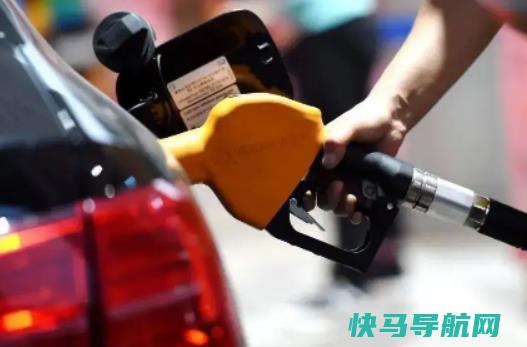 机油滴到裤子上怎么洗掉？老车烧机油严重加什么机油