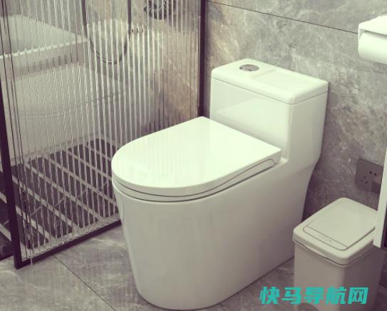 马桶水一冲水涨很高慢慢下去？马桶一直响一直出水但是水位上不来浪费水吗